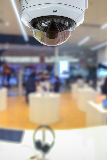 caméra de vidéosurveillance dans un magasin